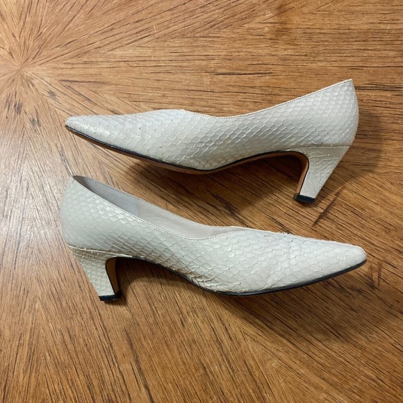 Thomas Wallace Vintage Cream Snakeskin Kitten Heel Pumps - Size 7 1/2 - Picture 3 of 15
